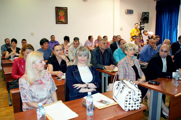 Радикали подржали напредњаке у Лајковцу